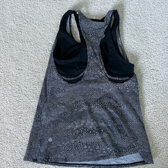 Lululemon Exercise Tank Top - Picture 4 of 5
